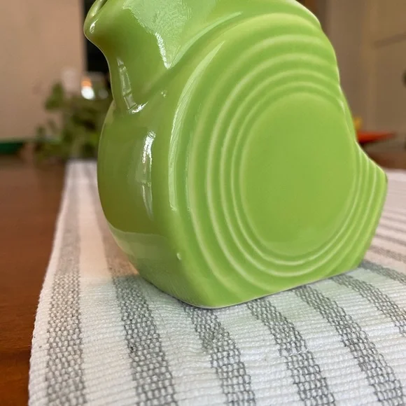 Fiestaware CHARTREUSE Mini Disc Pitcher - Picture 5 of 6
